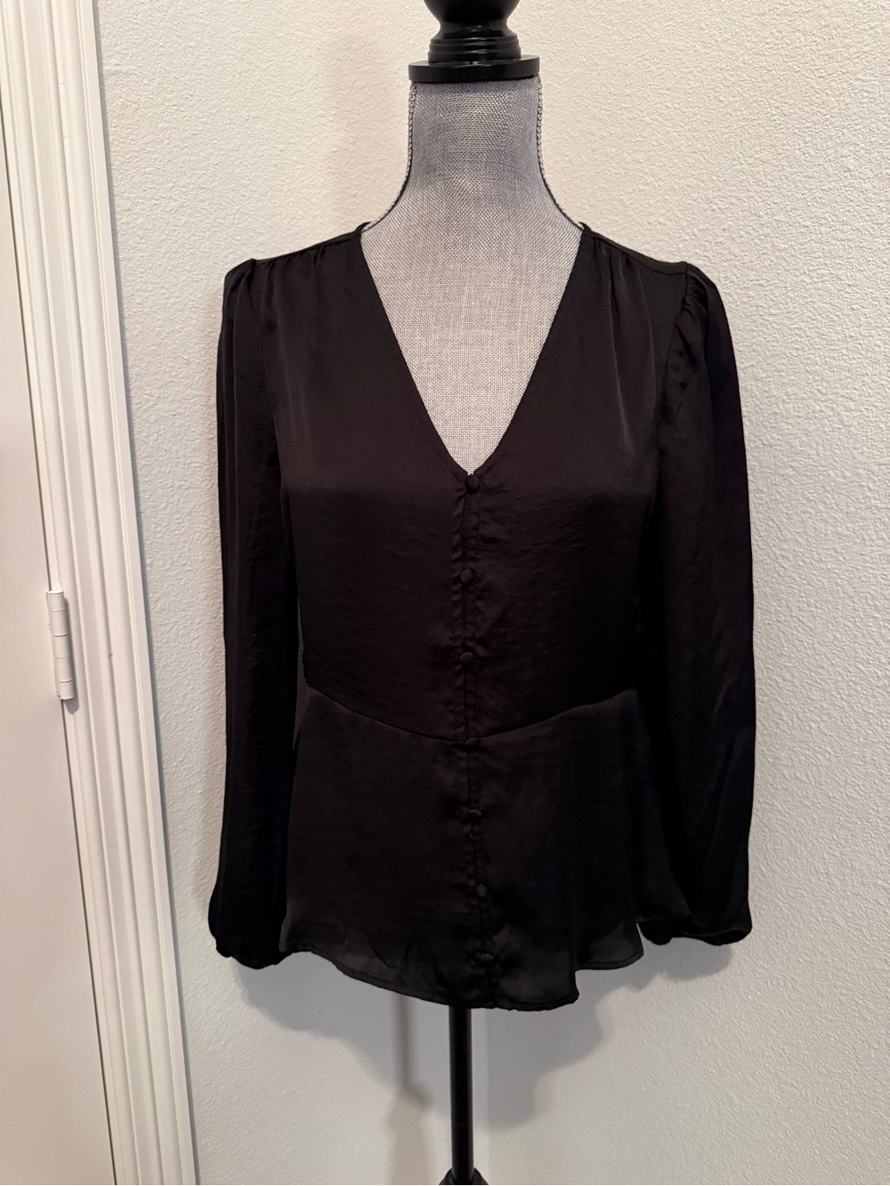 Time and Tru Black V-Neck Button Front Blouse